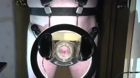 Snapshot of robodickmilker chatting on January 28, 10:23 pm Robodickmilker online show from January 28, 10:23 pm