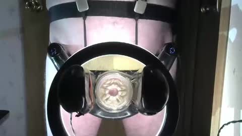 Snapshot of robodickmilker chatting on February 4, 9:52 pm Robodickmilker online show from February 4, 9:52 pm