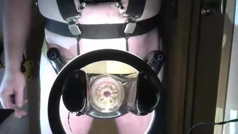 Snapshot of robodickmilker chatting on February 12, 10:48 pm Robodickmilker online show from February 12, 10:48 pm