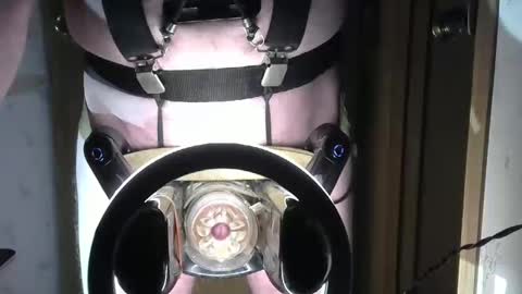 Snapshot of robodickmilker chatting on February 17, 5:53 pm Robodickmilker online show from February 17, 5:53 pm