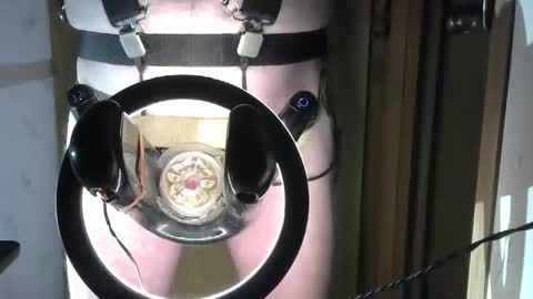 Snapshot of robodickmilker chatting on February 19, 8:22 am Robodickmilker online show from February 19, 8:22 am