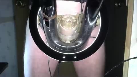 Snapshot of robodickmilker chatting on February 24, 9:09 pm Robodickmilker online show from February 24, 9:09 pm