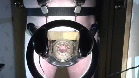 Snapshot of robodickmilker chatting on March 7, 9:27 pm Robodickmilker online show from March 7, 9:27 pm