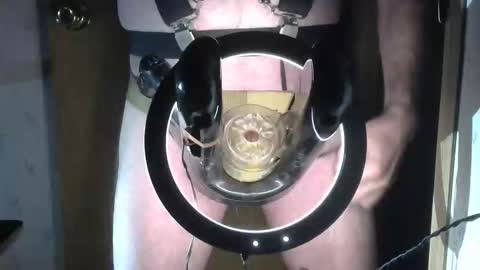 Snapshot of robodickmilker chatting on October 16, 1:50 am Robodickmilker online show from October 16, 1:50 am