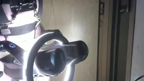 Snapshot of robodickmilker chatting on October 25, 1:24 am Robodickmilker online show from October 25, 1:24 am