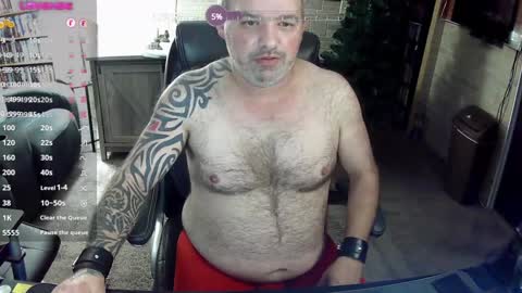 Snapshot of robun1801 chatting on December 16, 10:56 pm Tequila and Whiskey online show from December 16, 10:56 pm