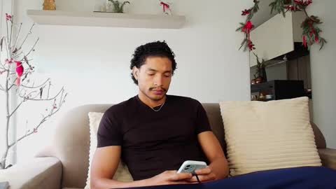 roby_millerr online show from December 21, 6:37 pm