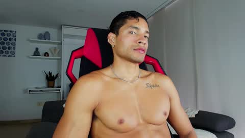 roby_millerr online show from April 8, 9:26 pm