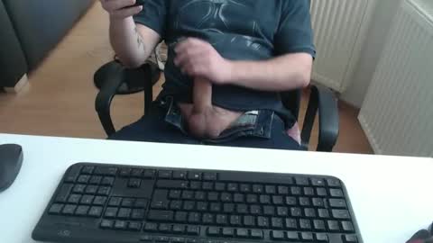 Snapshot of robzombi chatting on April 23, 5:04 pm Rockbart online show from April 23, 5:04 pm