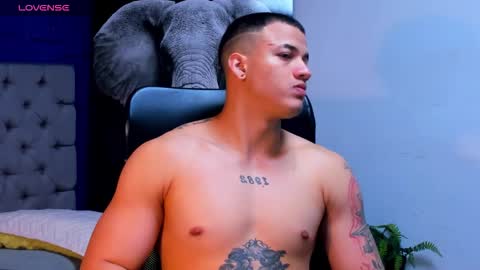 rocco_santos online show from October 12, 11:59 pm