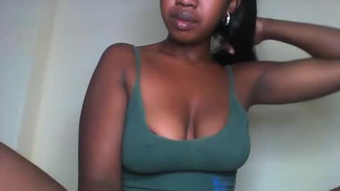 rochellinah online show from March 20, 12:48 am