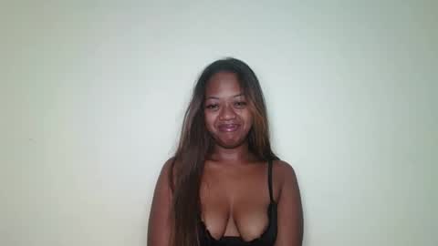 rochellinah online show from May 29, 6:17 pm