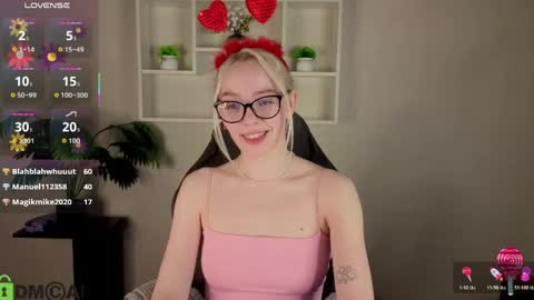 Snapshot of rockett_bunny chatting on May 18, 4:07 am Rockett online show from May 18, 4:07 am