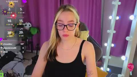 Snapshot of rockett_bunny chatting on June 25, 5:12 am Rockett online show from June 25, 5:12 am
