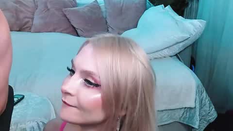 Lina and Den online show from November 6, 9:10 am