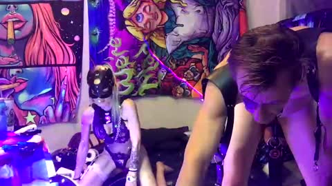 Snapshot of rod77knee chatting on December 26, 10:48 am rod77knee online show from December 26, 10:48 am