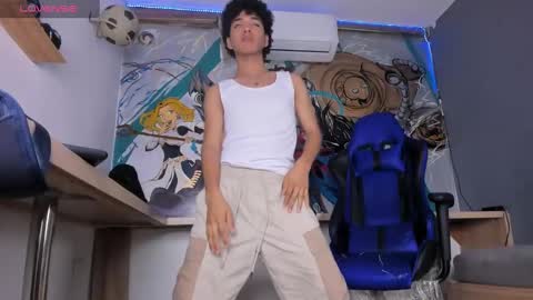 Snapshot of rodney_styles chatting on December 9, 3:18 am Rodney Styles online show from December 9, 3:18 am