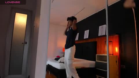 Snapshot of rodney_styles chatting on December 11, 3:02 am Rodney Styles online show from December 11, 3:02 am