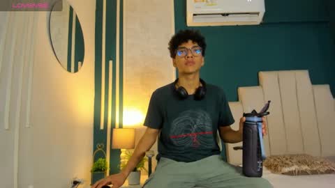 Snapshot of rodney_styles chatting on December 22, 3:44 am Rodney Styles online show from December 22, 3:44 am