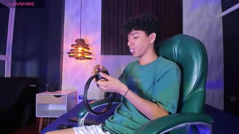 Snapshot of rodney_styles chatting on December 23, 4:12 am Rodney Styles online show from December 23, 4:12 am