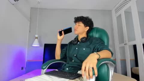 Snapshot of rodney_styles chatting on February 3, 3:31 am Rodney Styles online show from February 3, 3:31 am