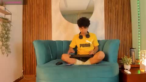 Snapshot of rodney_styles chatting on February 5, 3:23 am Rodney Styles online show from February 5, 3:23 am