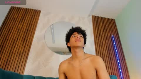 Snapshot of rodney_styles chatting on February 12, 6:40 am Rodney Styles online show from February 12, 6:40 am