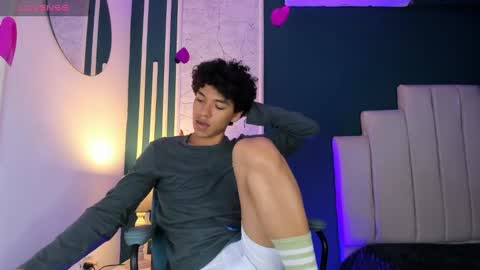 Snapshot of rodney_styles chatting on February 16, 3:26 am Rodney Styles online show from February 16, 3:26 am