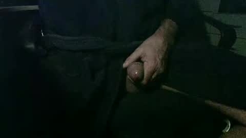 Snapshot of roger_peter chatting on January 11, 6:35 am roger_peter online show from January 11, 6:35 am