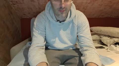 Snapshot of rogersand88 chatting on June 5, 10:59 pm rogersand88 online show from June 5, 10:59 pm