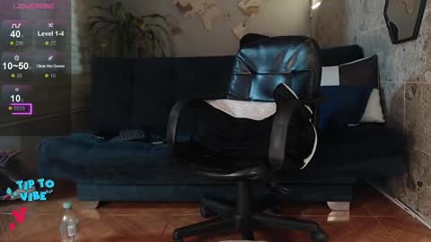 Snapshot of rogert_xx chatting on February 11, 7:02 am Rogert online show from February 11, 7:02 am