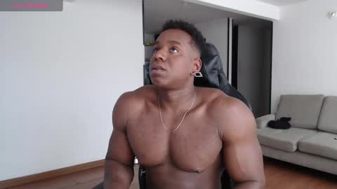 Snapshot of rogger_physique chatting on January 26, 8:23 pm Rogger online show from January 26, 8:23 pm