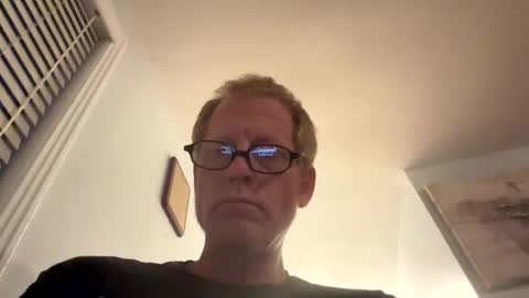 Snapshot of rojomikey112 chatting on October 25, 11:07 am rojomikey112 online show from October 25, 11:07 am