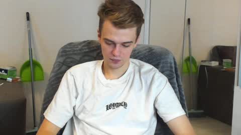 Snapshot of rokko_diamond777 chatting on December 6, 1:33 pm taylor fox online show from December 6, 1:33 pm