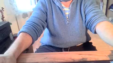 Snapshot of rolandloser1000 chatting on December 13, 1:55 pm rolandloser1000 online show from December 13, 1:55 pm