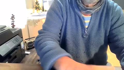 Snapshot of rolandloser1000 chatting on January 4, 3:39 pm rolandloser1000 online show from January 4, 3:39 pm