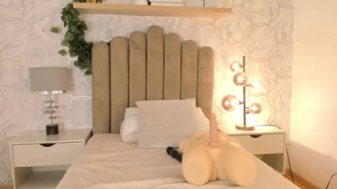 Snapshot of roma_love_ chatting on February 18, 2:59 pm online show from February 18, 2:59 pm