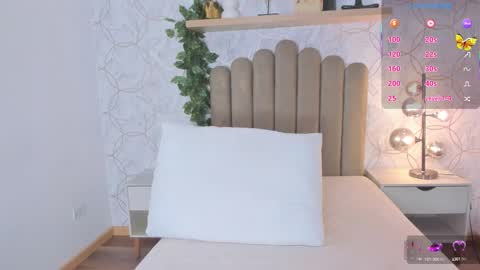 Snapshot of roma_love_ chatting on September 21, 11:45 am online show from September 21, 11:45 am