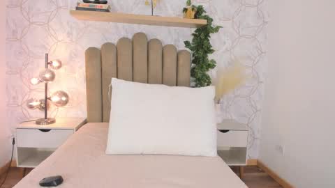   online show from October 23, 12:15 pm