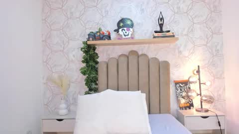   online show from November 1, 12:07 pm