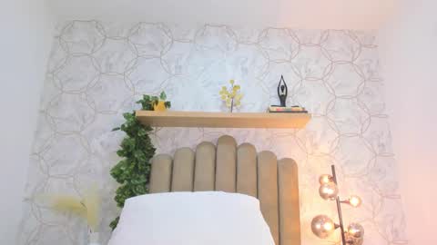   online show from November 5, 12:16 pm