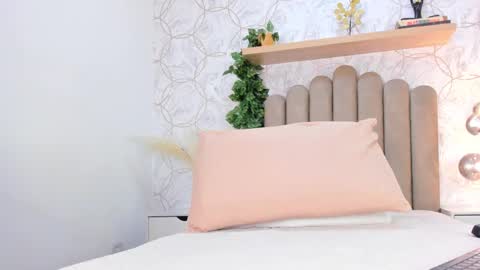   online show from November 7, 11:54 am