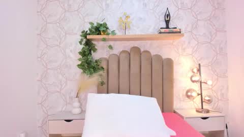   online show from November 24, 12:27 pm