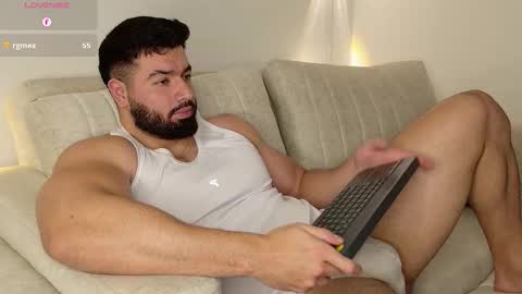 Snapshot of roman_lux chatting on October 22, 4:24 am Roman Lux online show from October 22, 4:24 am