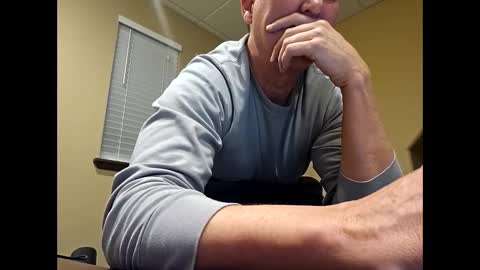 Snapshot of romanteeks chatting on December 8, 1:13 am romanteeks online show from December 8, 1:13 am