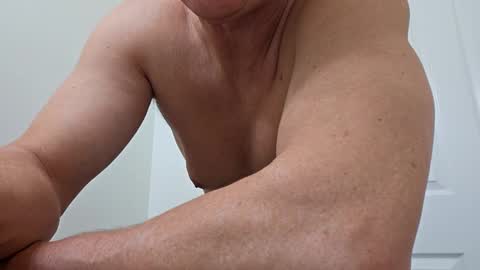 Snapshot of romanteeks chatting on December 14, 1:39 am romanteeks online show from December 14, 1:39 am