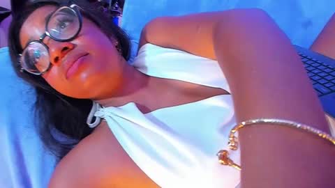 Is A Belle online show from February 22, 2:39 am