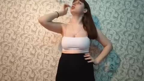 Snapshot of romeliamimozo chatting on December 15, 1:04 pm Alya online show from December 15, 1:04 pm