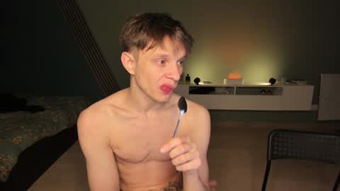 Snapshot of romeo_mercy chatting on December 12, 6:42 pm Romeo online show from December 12, 6:42 pm