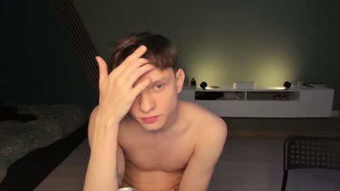 Snapshot of romeo_mercy chatting on December 13, 12:53 am Romeo online show from December 13, 12:53 am